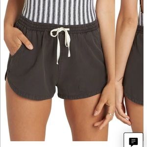 Billabong ‘road trippin’ shorts—never worn!